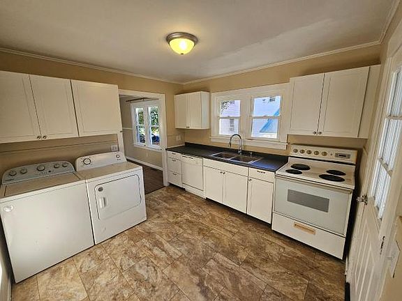 4th image of 13 Vine St #1