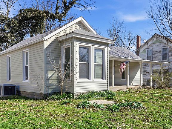 2nd image of 724 Ellinwood St