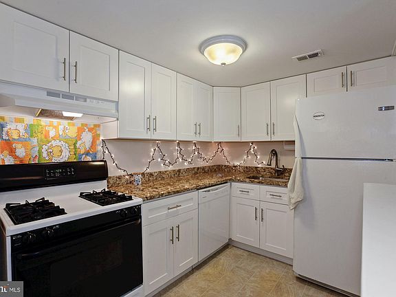 5th image of 3111 University Blvd W