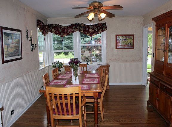 3rd image of 10265 Canterbury St