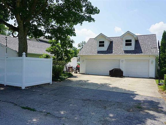 5th image of 9610 White St