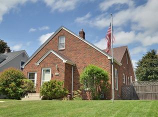 905 Hawthorne Ave E, Saint Paul, MN 55106