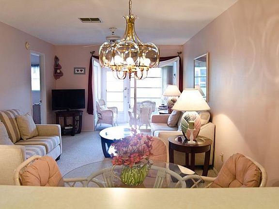 5th image of 2465 Northside Dr APT 1302