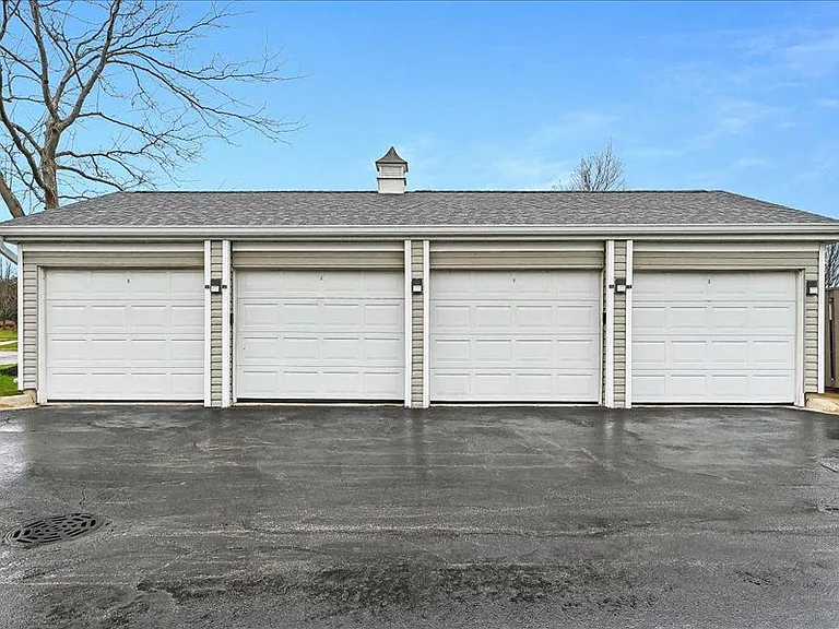 Farmington Lakes Apartments — Photo 52