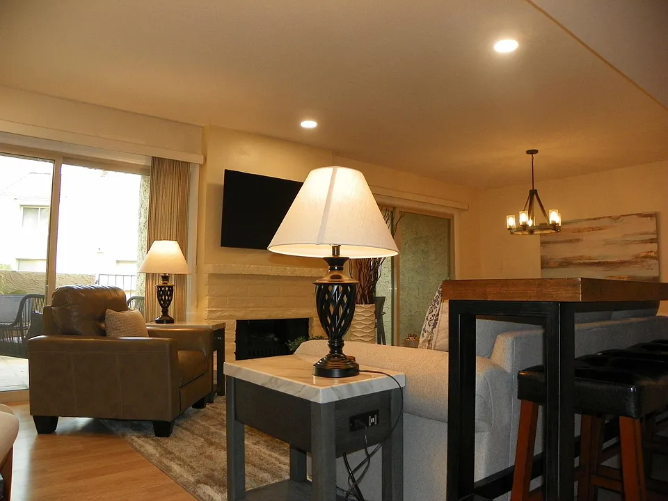 7360 N Via Camello Del Norte St #201