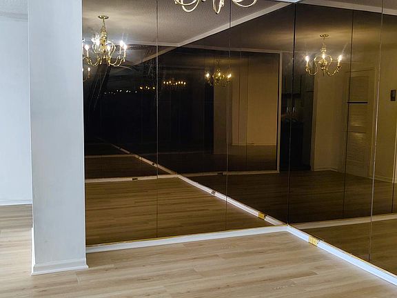 5th image of 1300 Army Navy Dr APT 1001