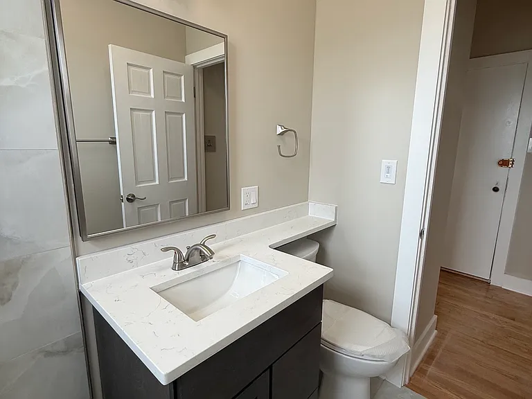 1523 W Farwell Ave #3A — Photo 8