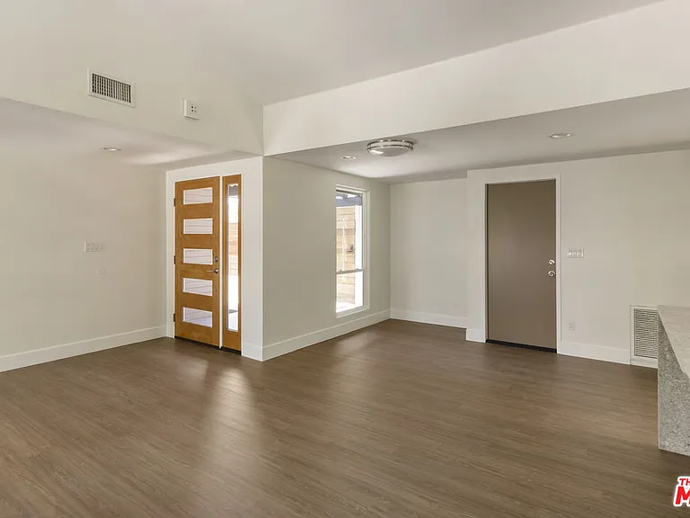 22427 De Kalb Dr — Photo 6