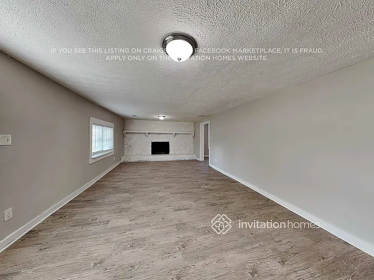 547 Rustic Rd — Photo 3