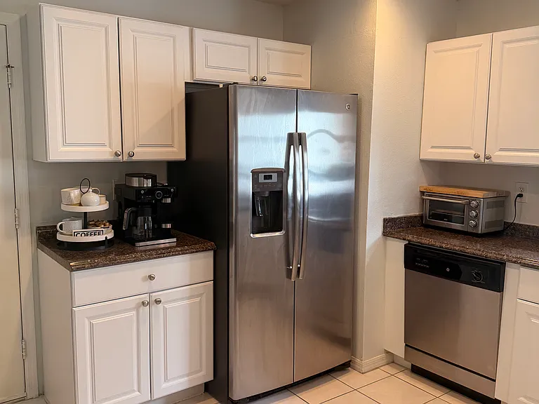 4208 Northampton Dr — Photo 10