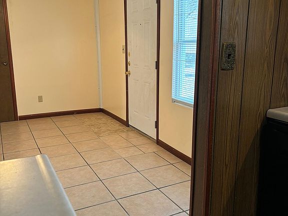 4th image of 223 11th St #1