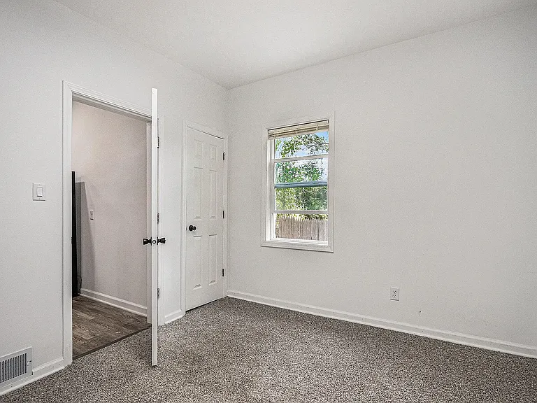 1067 Polk St — Photo 9