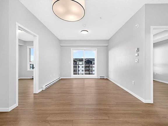 5th image of 33 N Carringham Gate NW #3413
