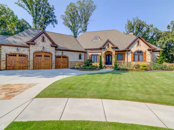 1021 Laurel Cv, Hoschton, GA 30548