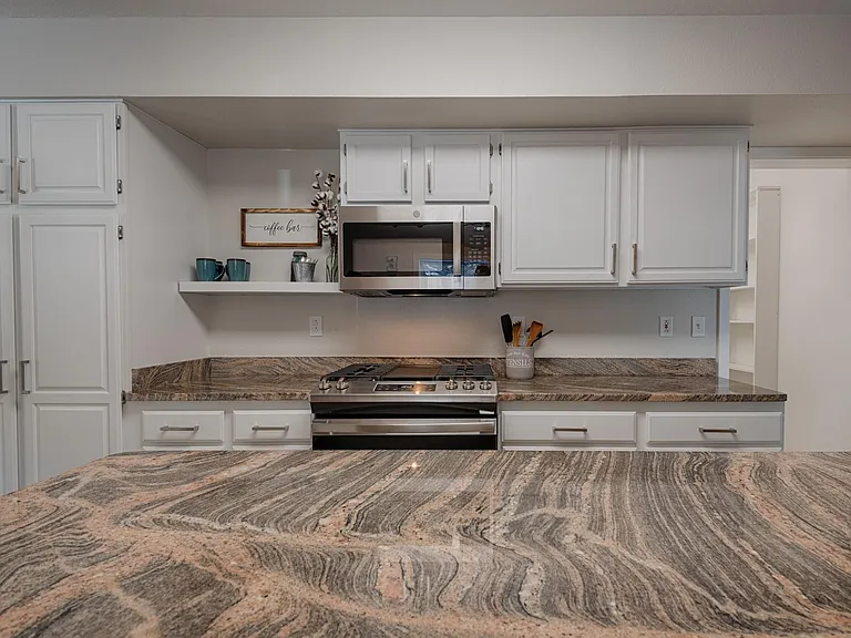 711 Terrace Dr — Photo 12