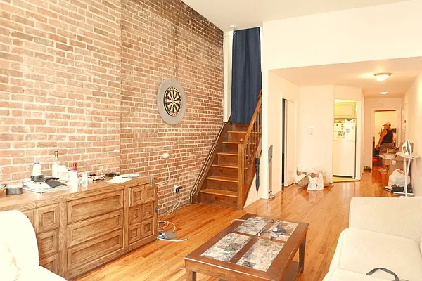 Rented by JK Dansar Corp | media 63