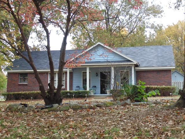 1st image of 960 Whitehaven Ln