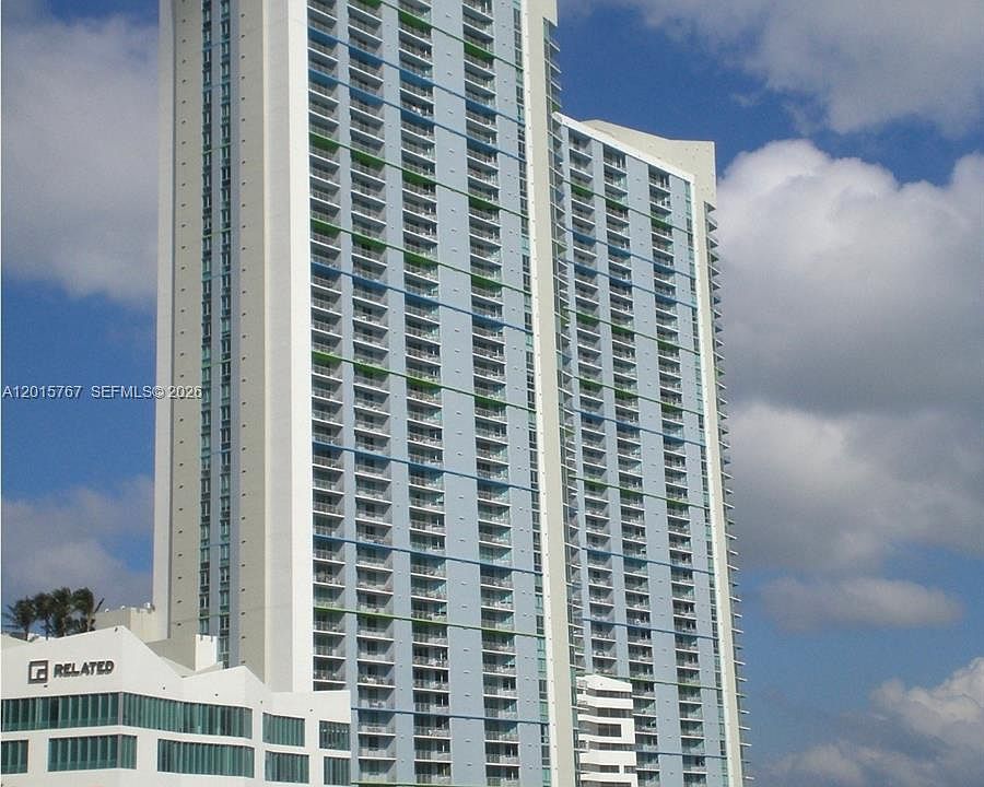 1st image of 325 Biscayne Blvd APT 4016