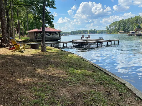 2126 Oconee Dr, Sparta, GA 31087