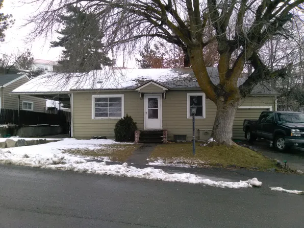 212 Locust St, Omak, WA 98841