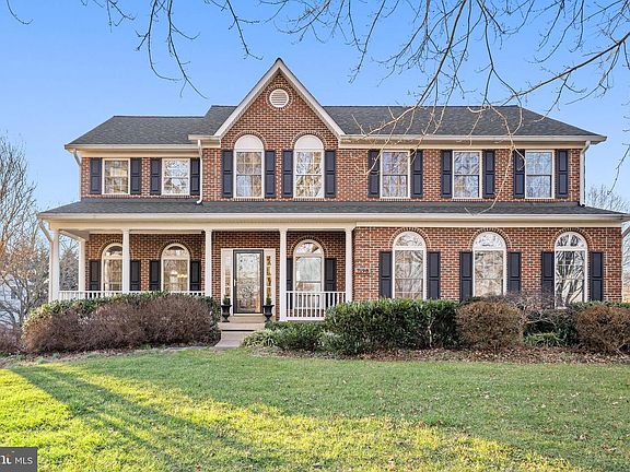 2nd image of 7198 N Crest Ct