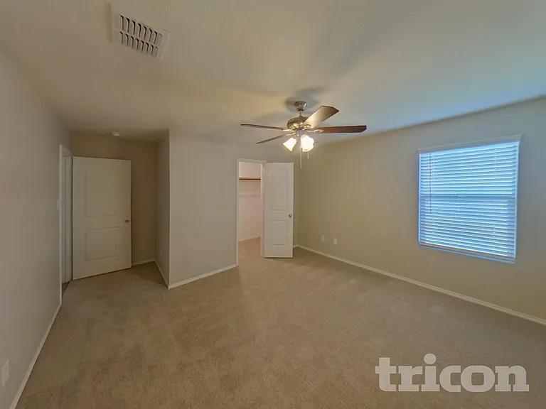 758 Bayonet St — Photo 7