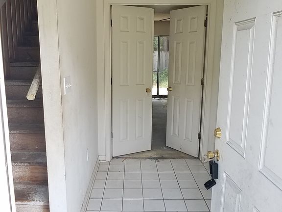4th image of 1651 Bennetts End