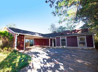 1142 Mannbrook Dr, Stone Mountain, GA 30083