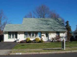 20 Indian Red Rd, Levittown, PA 19057