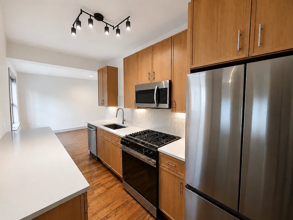 1904 W Pratt Blvd #1A