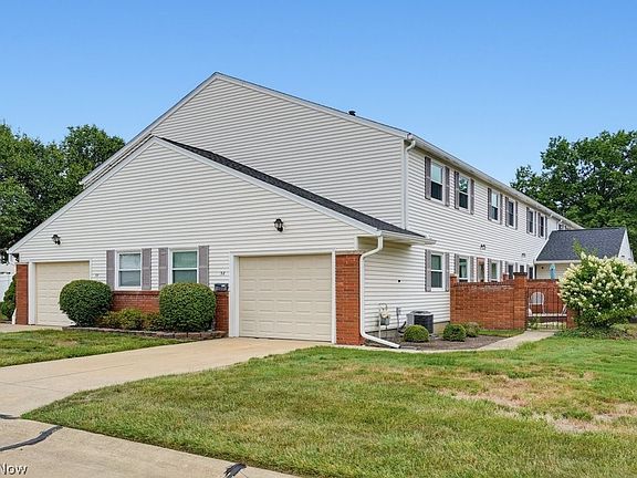 3rd image of 58 New Castle Ln