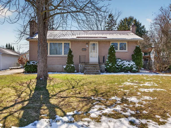 27 Lennox St, Kingston, ON K7M 4S1