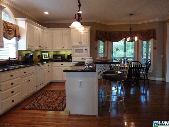 5th image of 1060 Valley Crest Dr