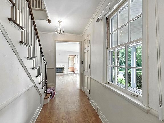 4th image of 1928 Fernwood Ave