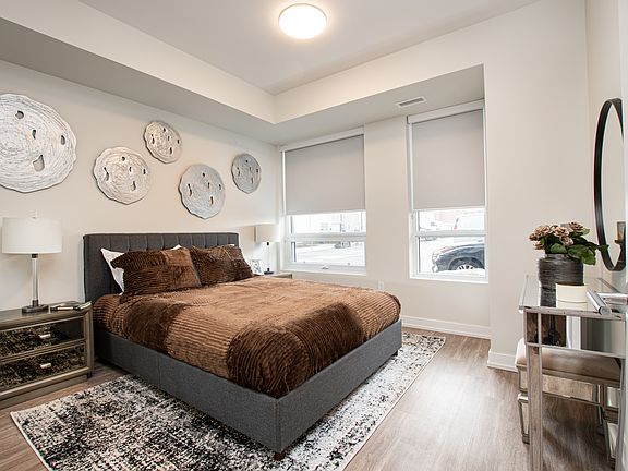 5th image of 2475 Hurontario St #507