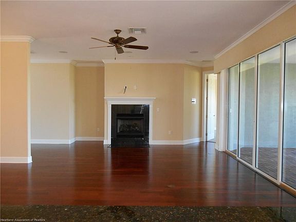Living room with Fireplace