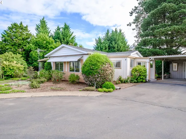 1418 Pine St, Silverton, OR 97381