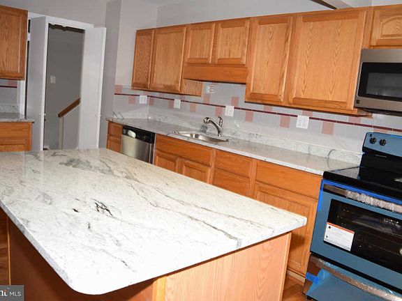 3rd image of 13917 Wisteria Dr