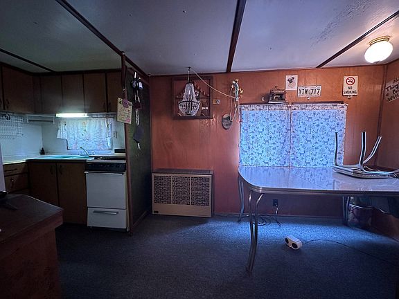 3rd image of 1070 Penny Ln