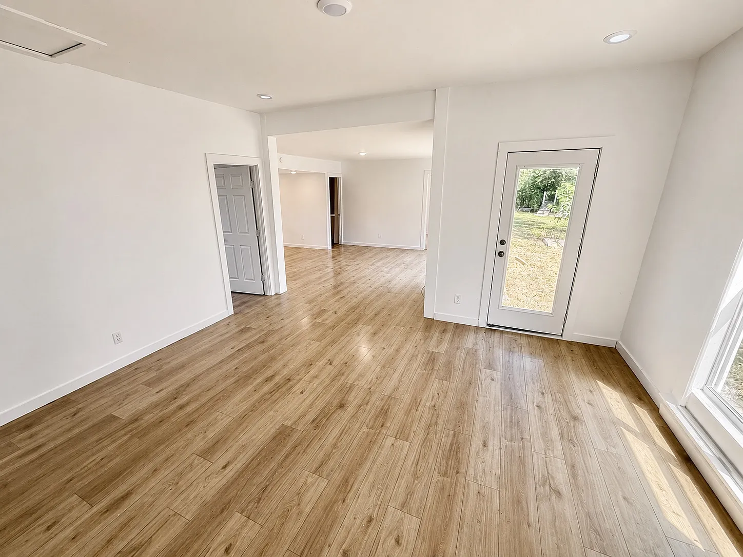 3 bed, 1350 sqft, $1,500 — Photo 1
