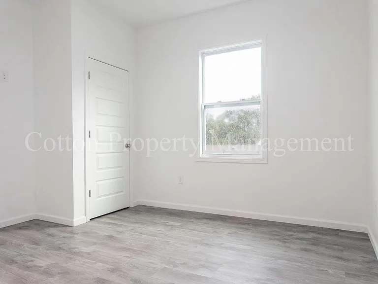 2709 Worth Dr — Photo 28