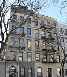 412 West 49th Street in Hell&#39;s Kitchen