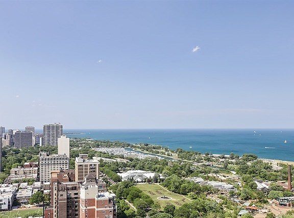 4th image of 2020 N Lincoln Park W #31AB