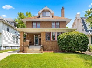 1102 N Elmwood Ave, Peoria, IL