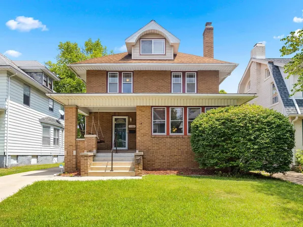 1102 N Elmwood Ave, Peoria, IL 61606