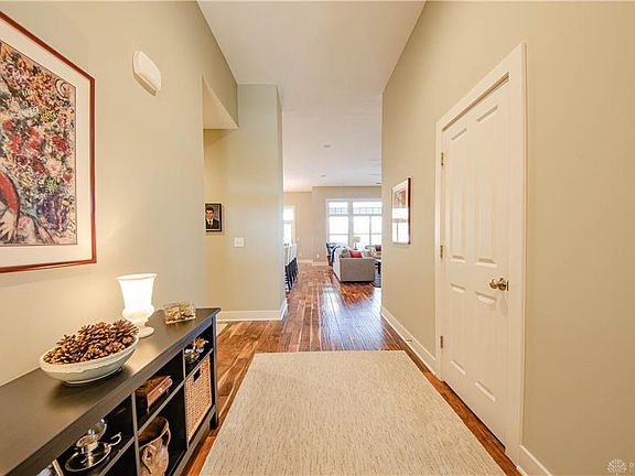 3rd image of 9457 Avingnon Way