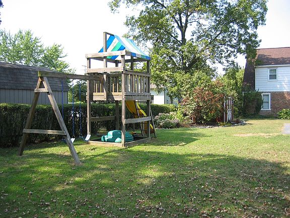 Swing set