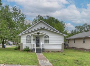 304 E 22nd St, Baxter Springs, KS 66713