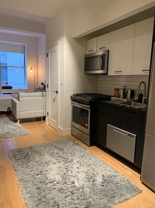 1st image of 67 Wall St APT 5F