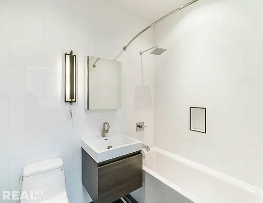 Rented by REAL New York | media 25